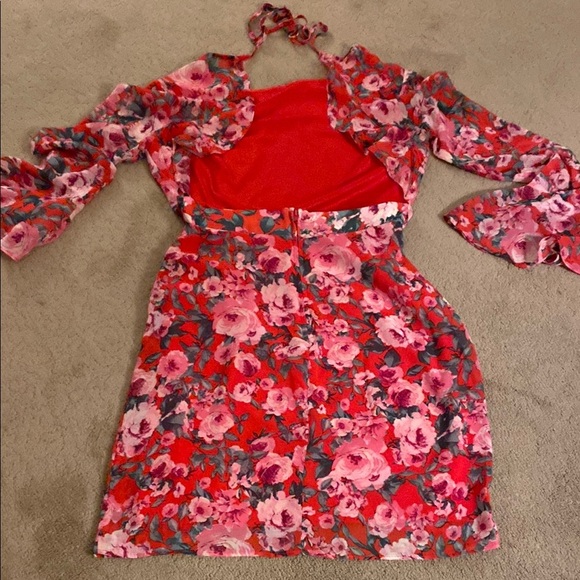 ***NWT*** B DARLIN RED AND PINK FLORAL BELL‎ SLEEVE OPEN BACK DRESS - Picture 13 of 14
